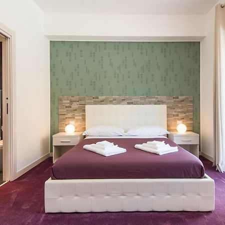 Guesthouse Park Pines Rom Eksteriør billede