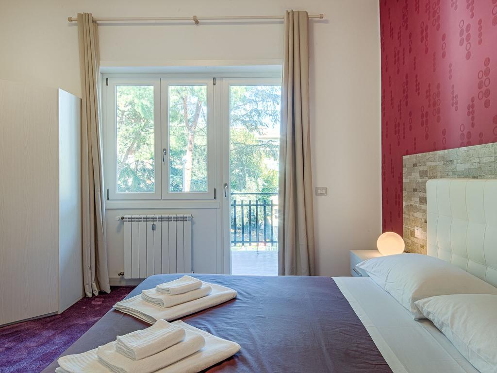 Guesthouse Park Pines Rom Eksteriør billede